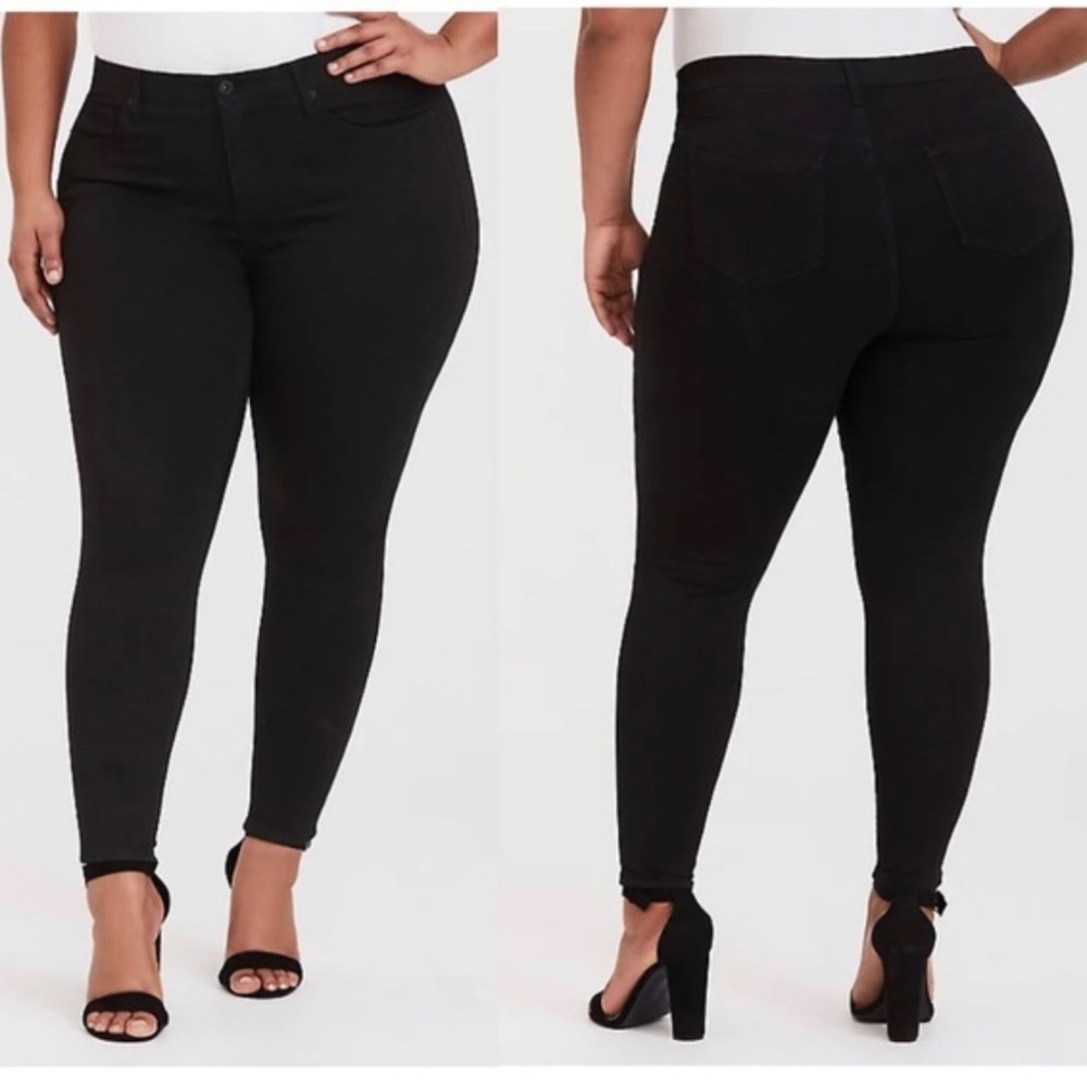 Torrid Sky High Skinny Jeans 26R Premium Stretch Black denim dark solid